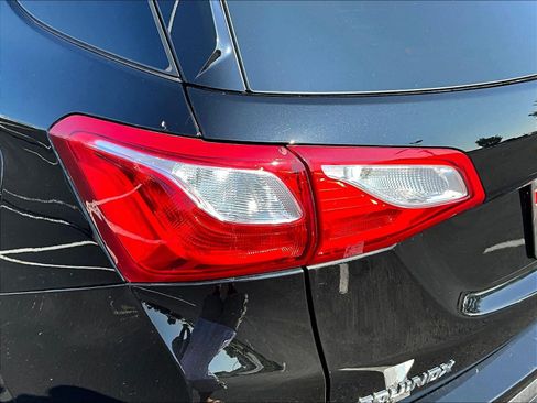 Used 2019 Chevrolet Equinox LT FWD image 23