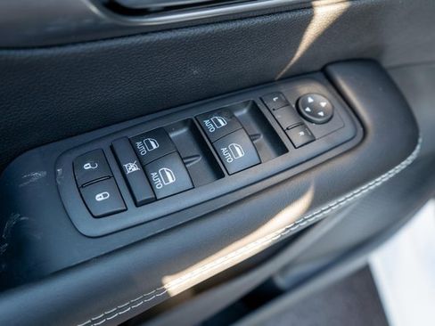 New 2026 Chrysler Pacifica Select image 15