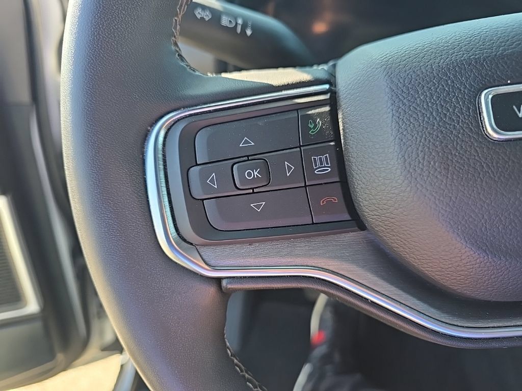 Used 2024 Jeep Wagoneer Series II AWD/4WD image 16