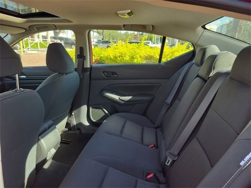 Used 2024 Nissan Altima 2.5 SV w/ SV Premium Package image 6