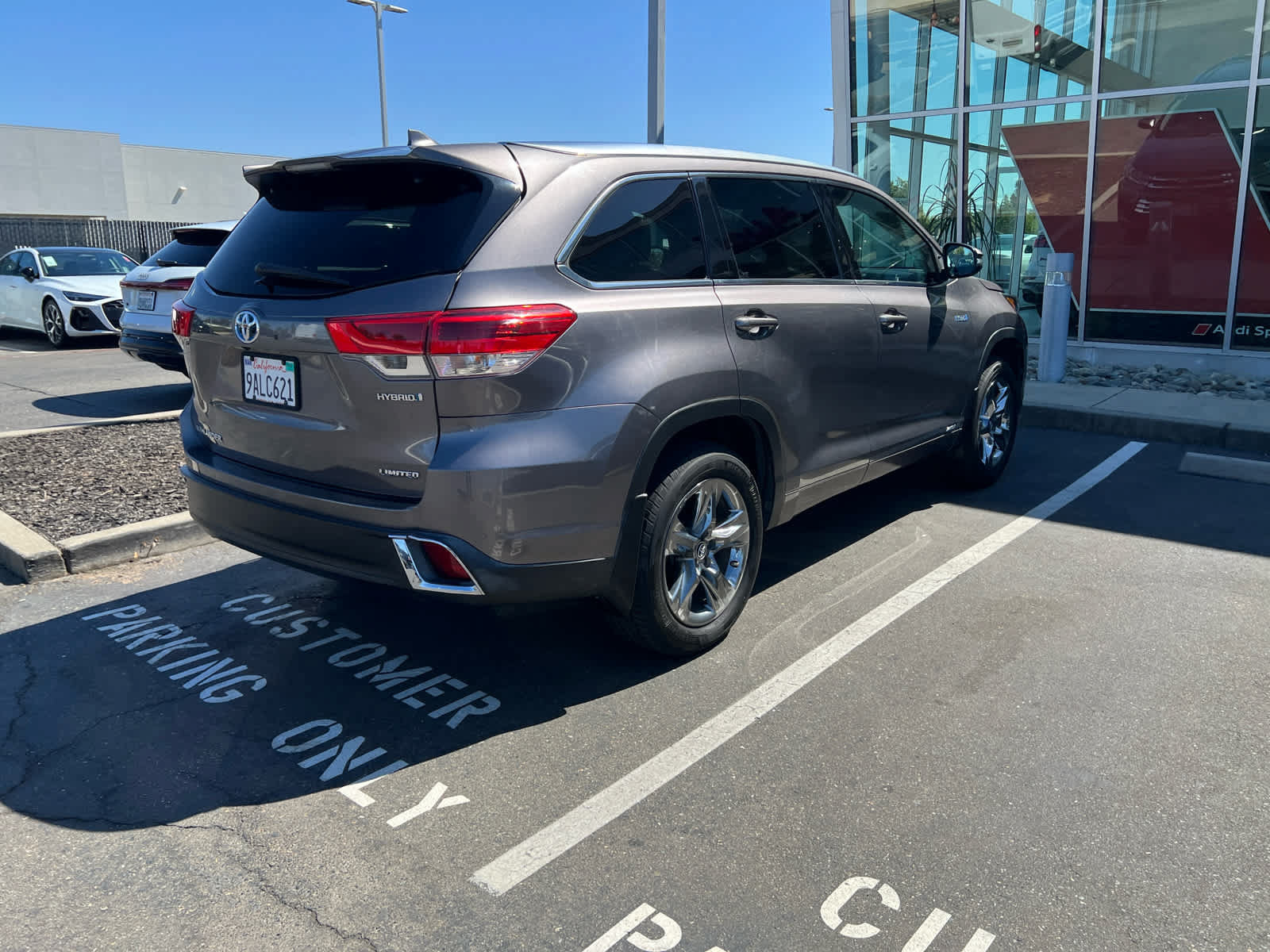 Used 2019 Toyota Highlander Limited Platinum AWD/4WD image 5