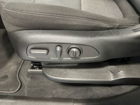 Certified 2023 Chevrolet Traverse LT image 27