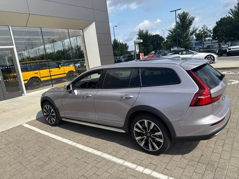 Used 2026 Volvo V60 B5 Cross Country Ultra w/ Climate Package AWD/4WD image 9