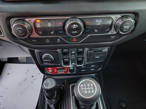 New 2026 Jeep Wrangler Unlimited Sport image 32