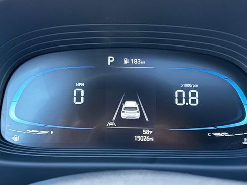 Used 2025 Hyundai Venue SEL FWD image 40