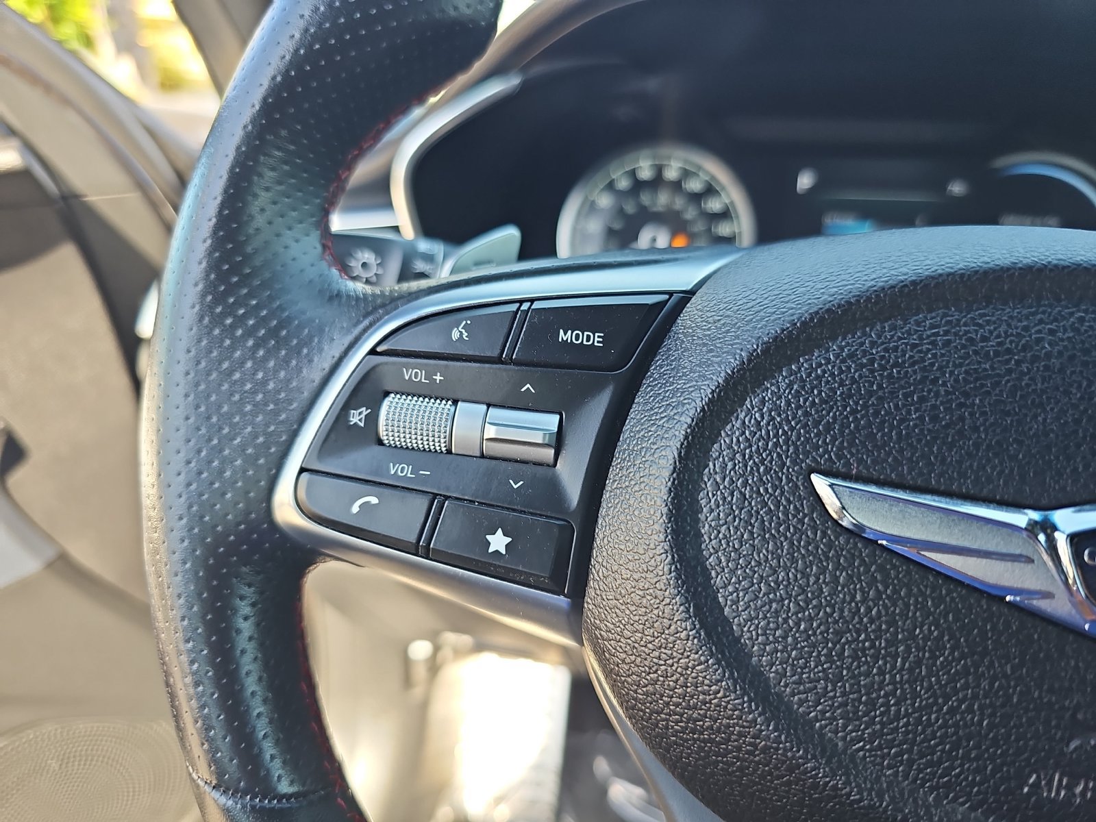 Used 2023 Genesis G70 3.3T w/ Sport Prestige Package RWD image 17