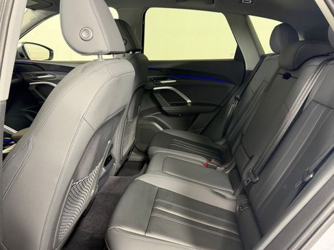 Used 2025 Audi Q5 Premium AWD/4WD image 23