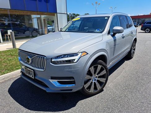 Used 2025 Volvo XC90 T8 Ultra AWD/4WD image 2