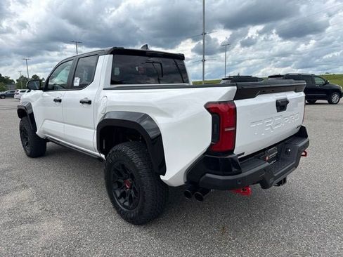 Used 2026 Toyota Tacoma TRD Pro AWD/4WD image 12