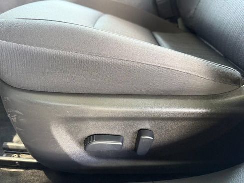 Used 2025 Nissan Altima 2.5 SV FWD image 14