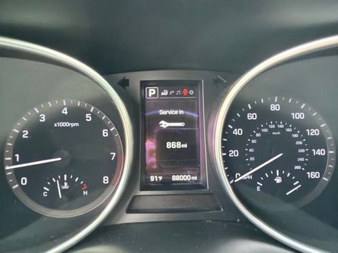 Used 2018 Hyundai Santa Fe Sport w/ 2.4L Tech Package 04 AWD/4WD image 12