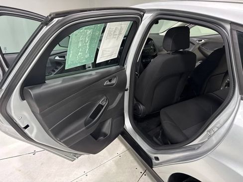Used 2018 Ford Focus SE FWD image 20