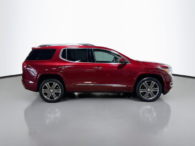 Used 2017 GMC Acadia Denali w/ Technology Package AWD/4WD image 6