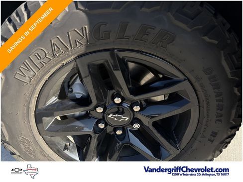 Used 2021 Chevrolet Silverado 1500 LT Trail Boss w/ LPO, Dark Essentials Package AWD/4WD image 8
