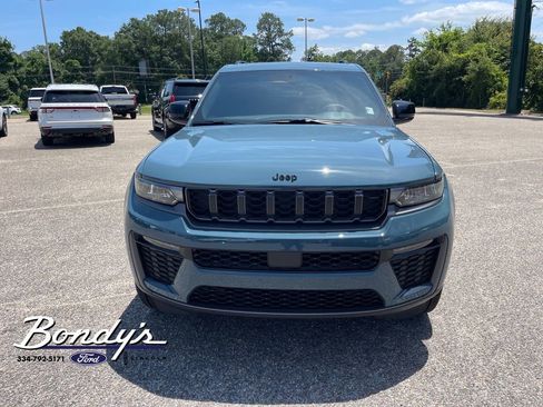 Used 2026 Jeep Grand Cherokee L Limited w/ Limited Altitude Package RWD image 2
