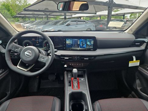 New 2026 Nissan Kicks SR FWD image 12