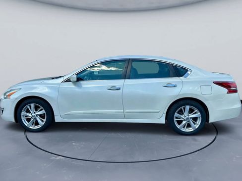 Used 2013 Nissan Altima 2.5 SV FWD image 3
