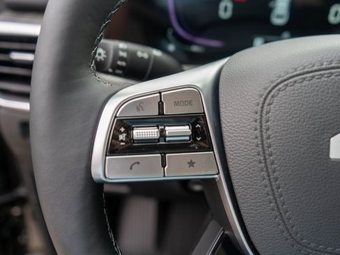 Used 2025 Kia Telluride EX image 19