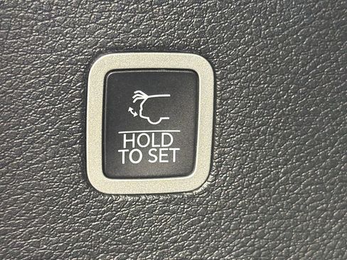 Used 2023 Jeep Grand Wagoneer Series II AWD/4WD image 21