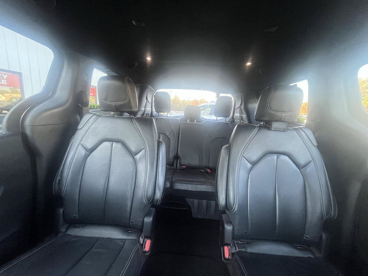 Used 2019 Chrysler Pacifica Touring-L w/ S Appearance Package FWD image 20