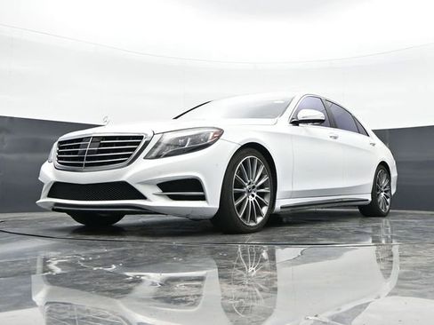 Used 2017 Mercedes-Benz S 550 Sedan image 41