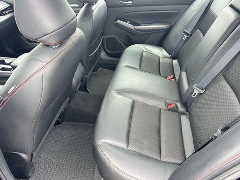 Used 2024 Nissan Altima 2.5 SR FWD image 7