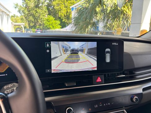 Used 2026 Kia Carnival FWD image 25