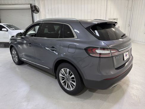 Used 2022 Lincoln Nautilus Standard w/ Premium Package image 3