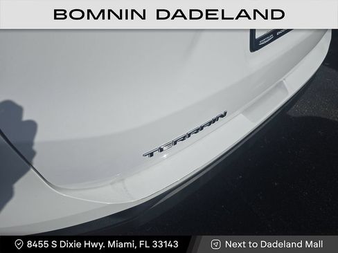 Used 2021 GMC Terrain SLE FWD image 7