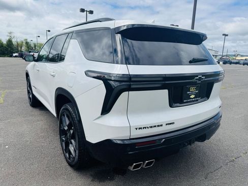 Used 2024 Chevrolet Traverse RS w/ LPO, Floor Liner Package image 6