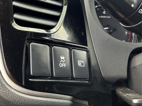 Used 2020 Mitsubishi Outlander SE AWD/4WD image 24
