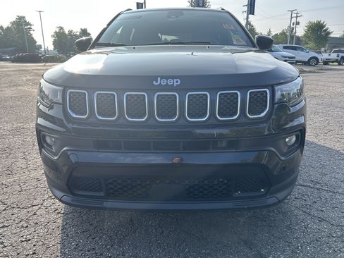 Used 2023 Jeep Compass Latitude AWD/4WD image 9