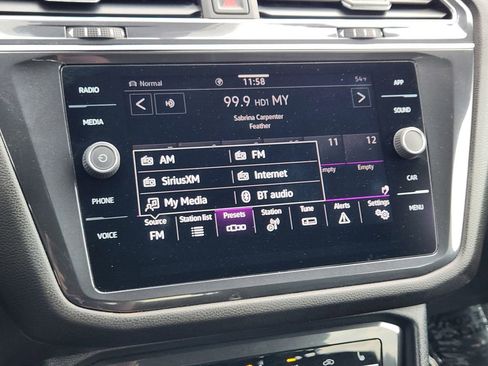 Used 2022 Volkswagen Tiguan SE R-Line image 7