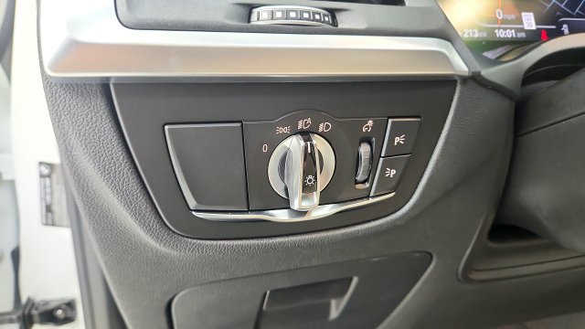 Used 2025 BMW X4 xDrive30i AWD/4WD image 55