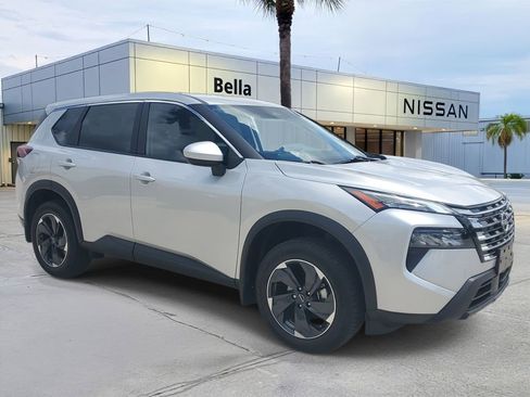 Certified 2024 Nissan Rogue SV AWD/4WD image 10