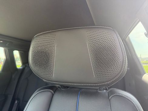 Used 2025 Cadillac Lyriq Luxury w/ LPO, Floor Liner Package AWD/4WD image 29
