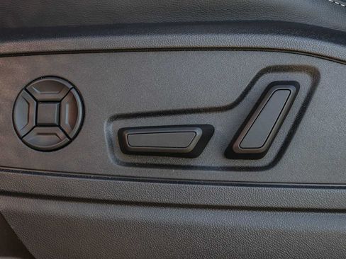 Used 2025 Audi Q5 Premium w/ Convenience Package AWD/4WD image 25
