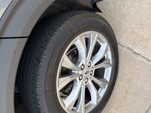 Used 2023 Ford Explorer XLT w/ Equipment Group 202A image 34