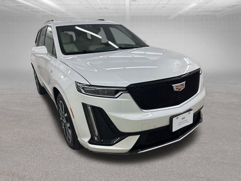 Certified 2025 Cadillac XT6 Sport w/ Technology Package AWD/4WD image 2