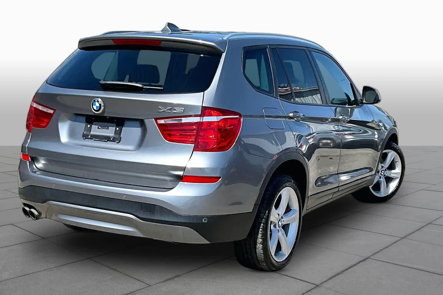 Used 2017 BMW X3 sDrive28i RWD image 11