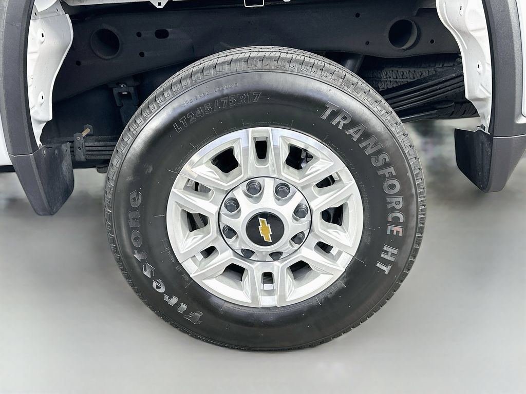 Used 2025 Chevrolet Silverado 2500 LT w/ Convenience Package AWD/4WD image 34