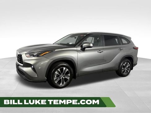 Used 2026 Toyota Highlander XLE AWD/4WD image 1
