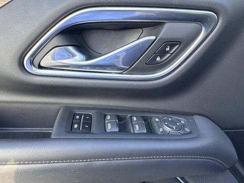 Used 2021 Chevrolet Suburban High Country image 21