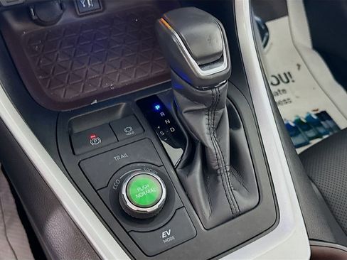 Used 2024 Toyota RAV4 Limited image 14