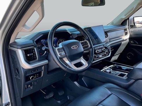 Used 2023 Ford Expedition XLT RWD image 16