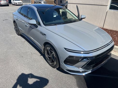 Used 2025 Hyundai Sonata SEL image 2