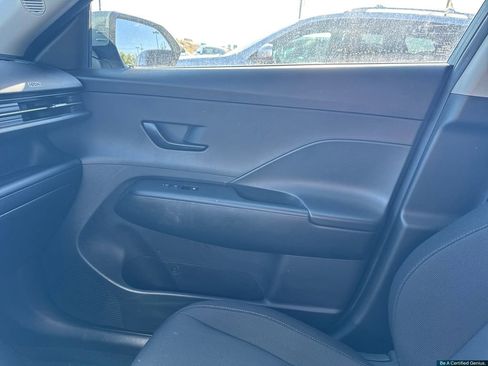 Used 2024 Hyundai Kona SEL AWD/4WD image 44