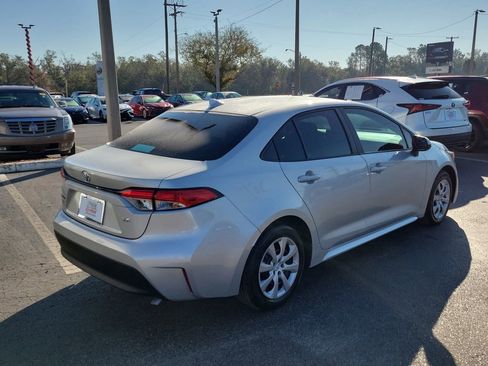 Used 2025 Toyota Corolla LE image 3