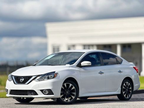 Used 2018 Nissan Sentra SR w/ Electronics Package FWD image 1
