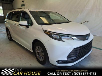 Used 2025 Toyota Sienna XLE